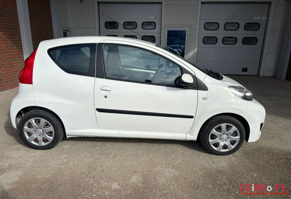 2009' Peugeot 107 70 Filou photo #5
