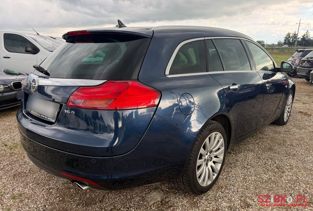 2011' Opel Insignia photo #3