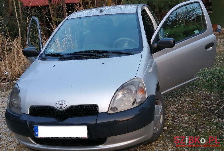 2001' Toyota Yaris photo #1