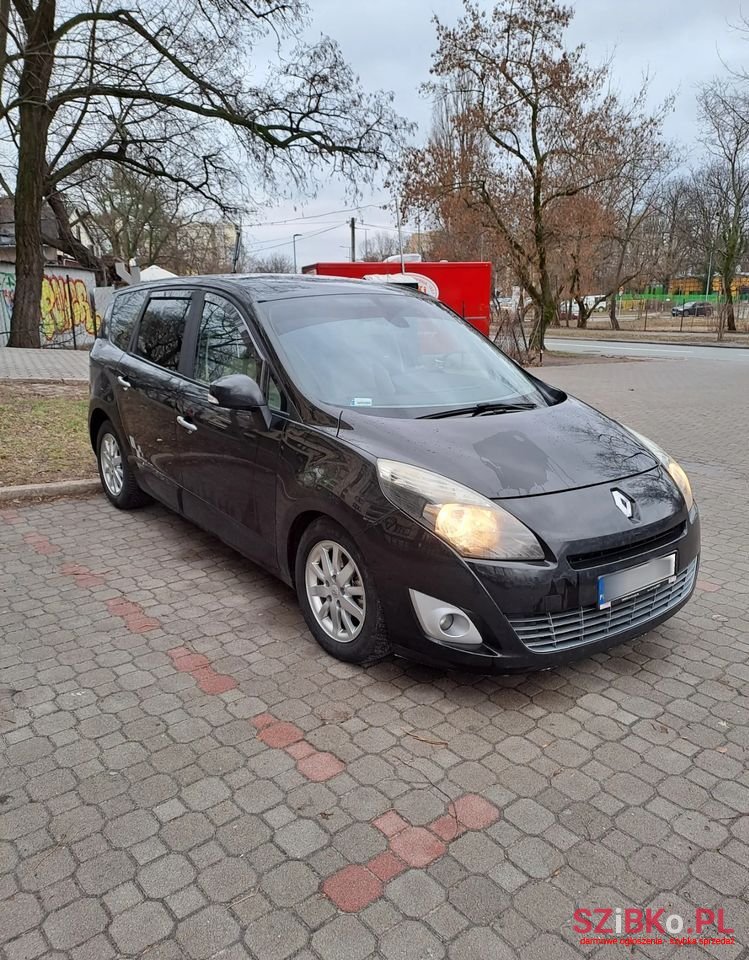 2009' Renault Scenic 1.9 Dci Privilege photo #4