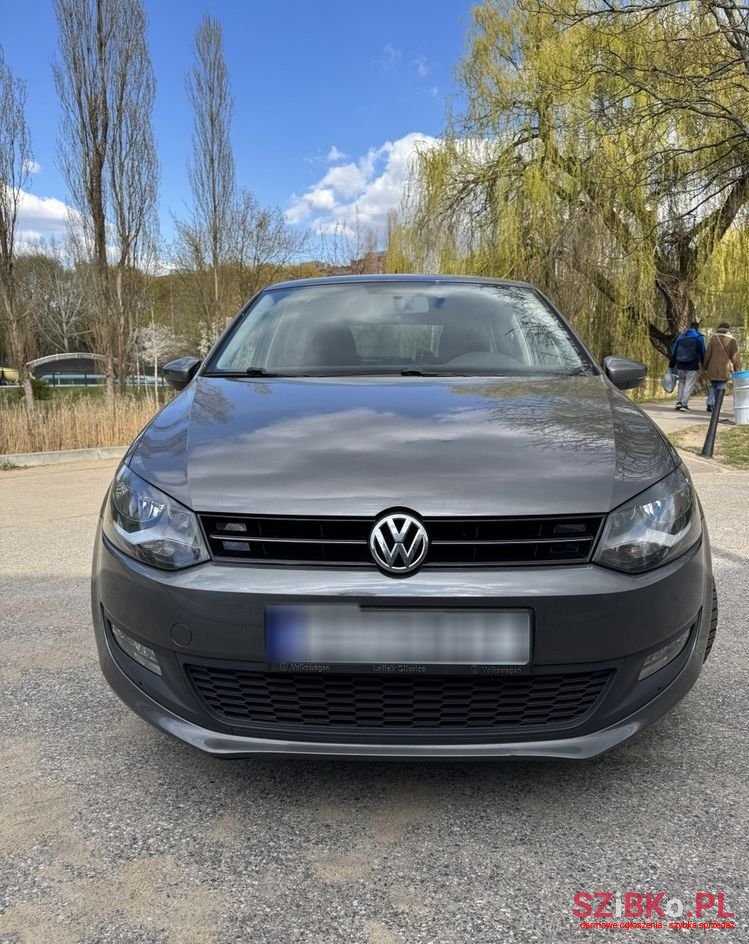 2014' Volkswagen Polo photo #3