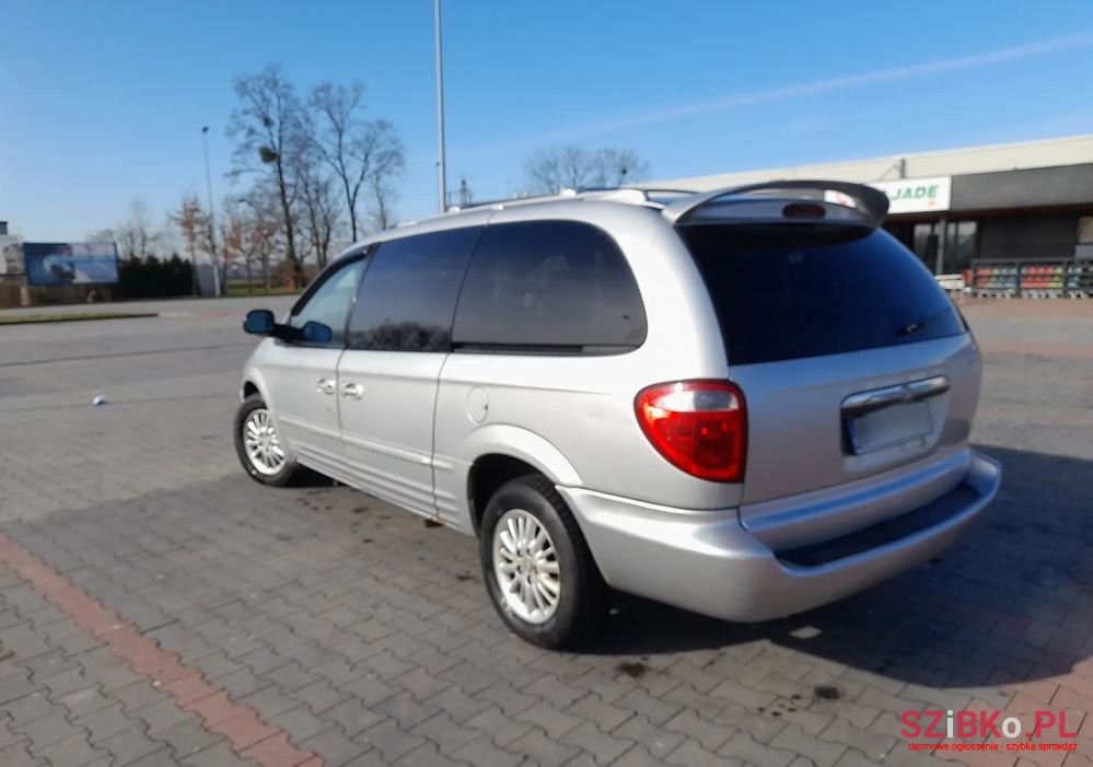 2001' Chrysler Town & Country 3.8 photo #4