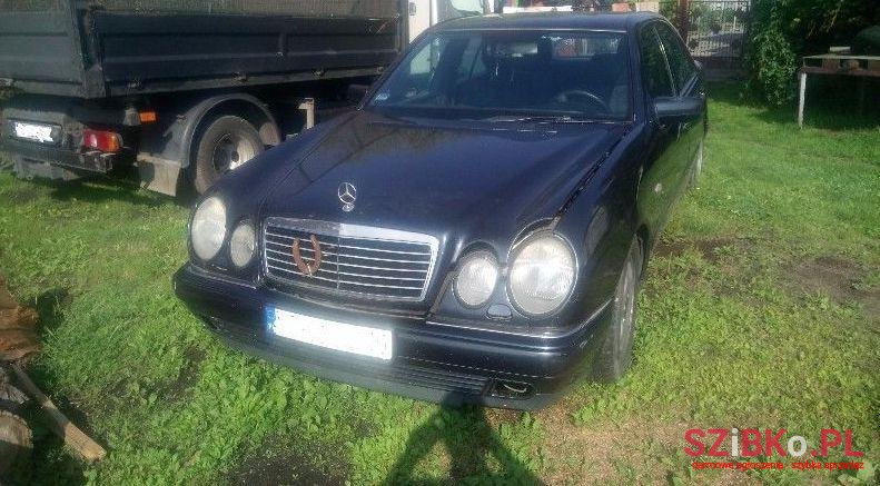 1996' Mercedes-Benz Klasa E photo #2