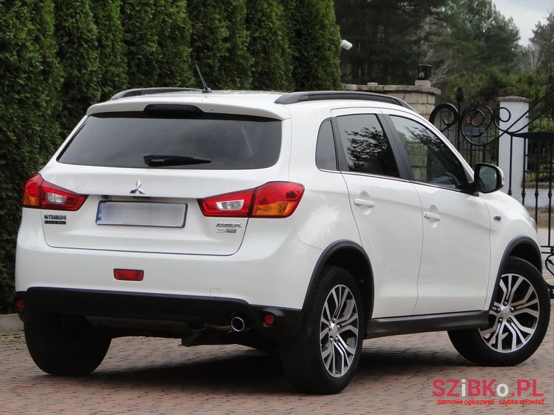 2016' Mitsubishi ASX photo #2
