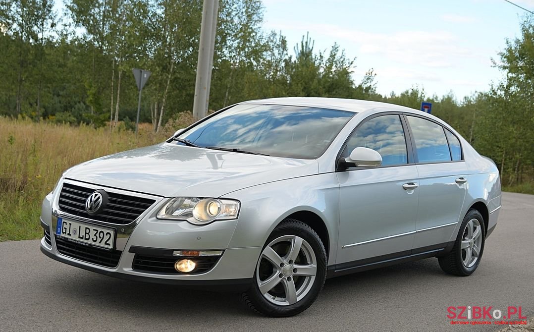 2005' Volkswagen Passat photo #3