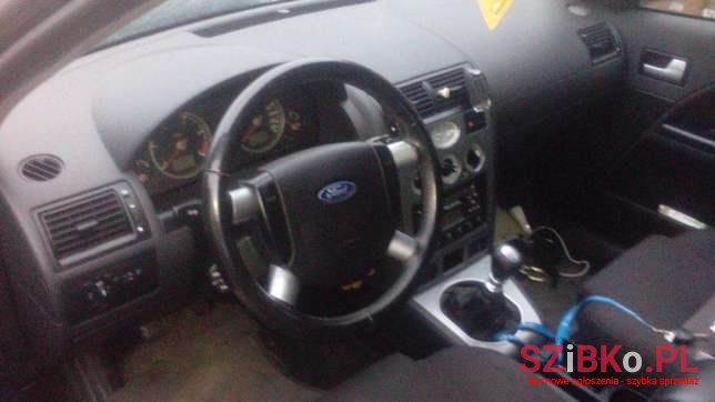 2001' Ford Mondeo photo #2