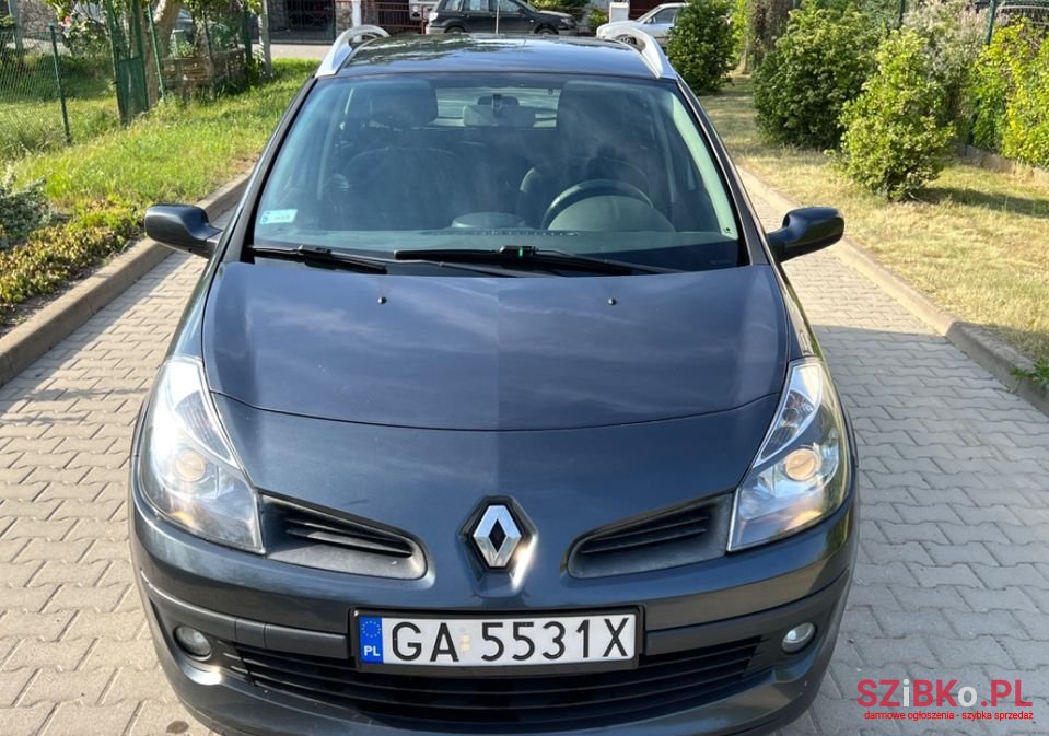 2008' Renault Clio photo #2