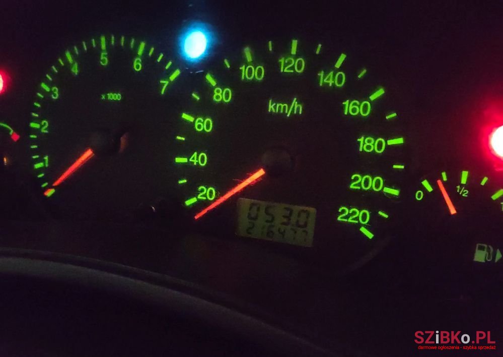 1999' Ford Focus 1.4 Trend photo #2