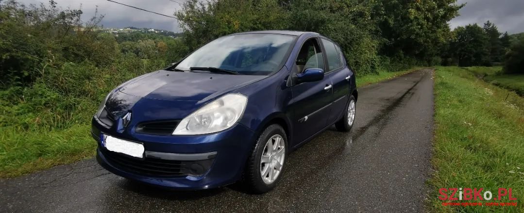 2005' Renault Clio photo #5