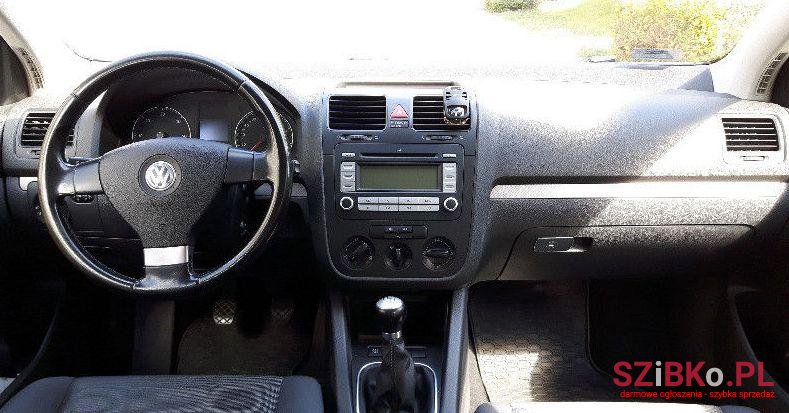 2007' Volkswagen Golf photo #1