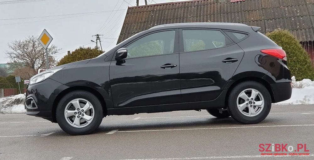 2011' Hyundai ix35 2.0 Premium 2Wd photo #6