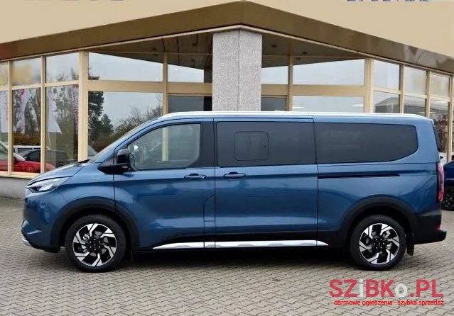 2024' Ford Tourneo Custom photo #2