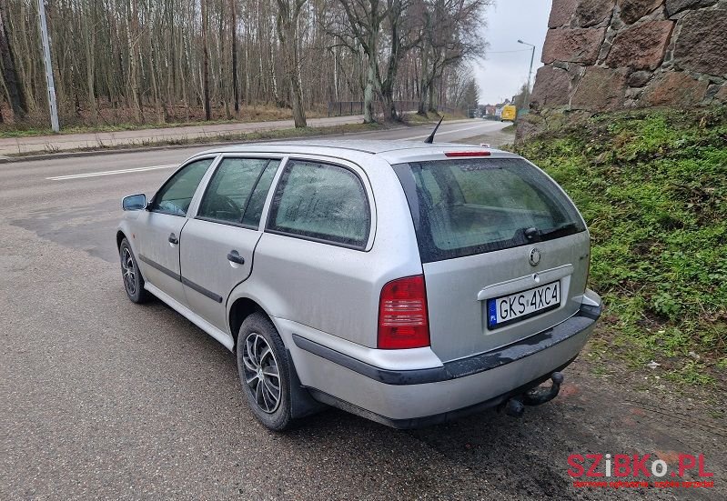 1999' Skoda Octavia photo #2
