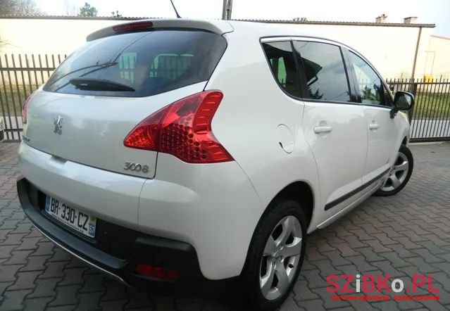 2011' Peugeot 3008 photo #2