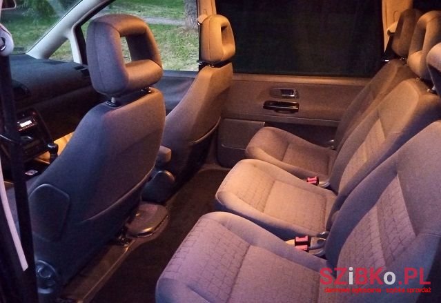 2004' SEAT Alhambra photo #5