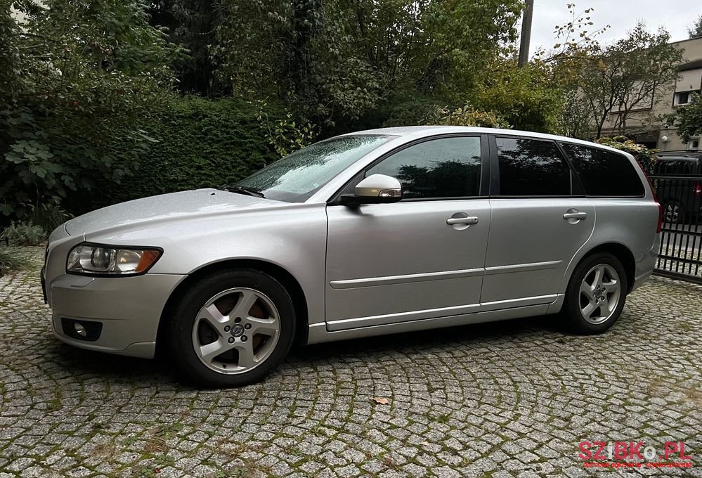 2011' Volvo V50 D4 Momentum photo #4