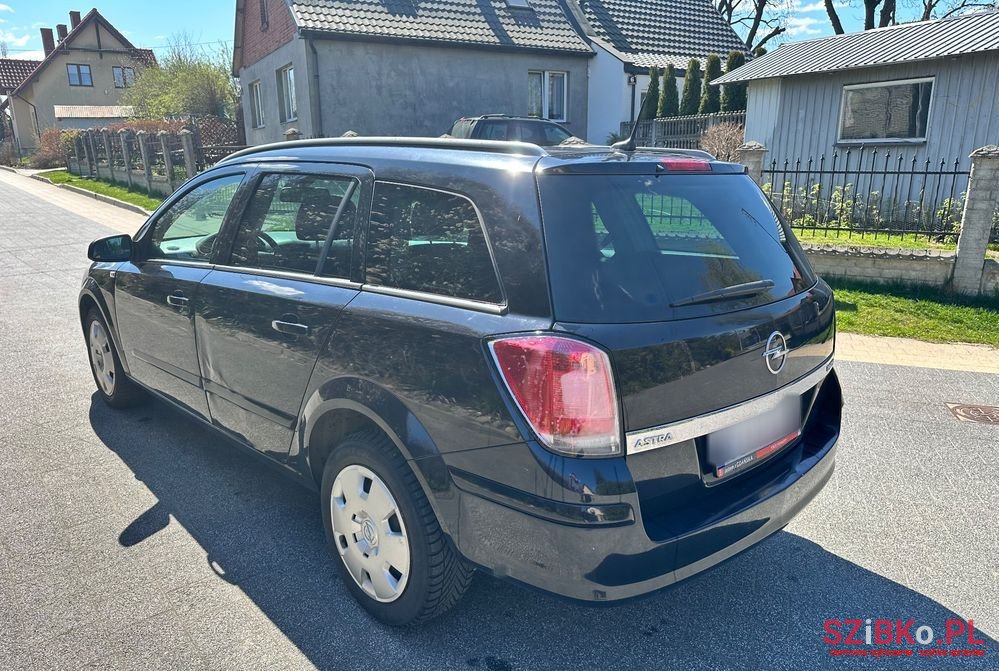 2006' Opel Astra 1.9 Cdti Cosmo photo #4
