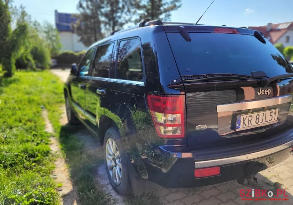 2009' Jeep Grand Cherokee photo #4