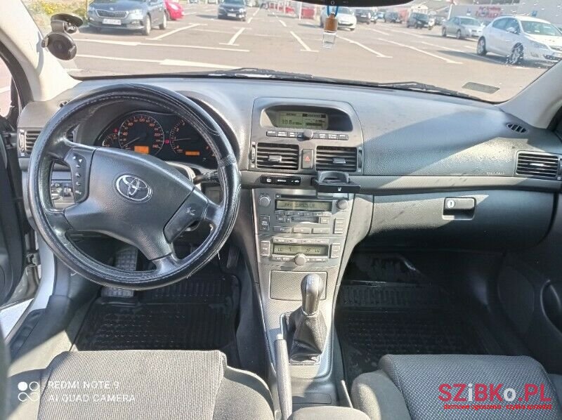 2005' Toyota Avensis photo #6