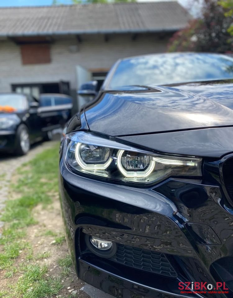 2017' BMW 3 Series 330I M Sport photo #3