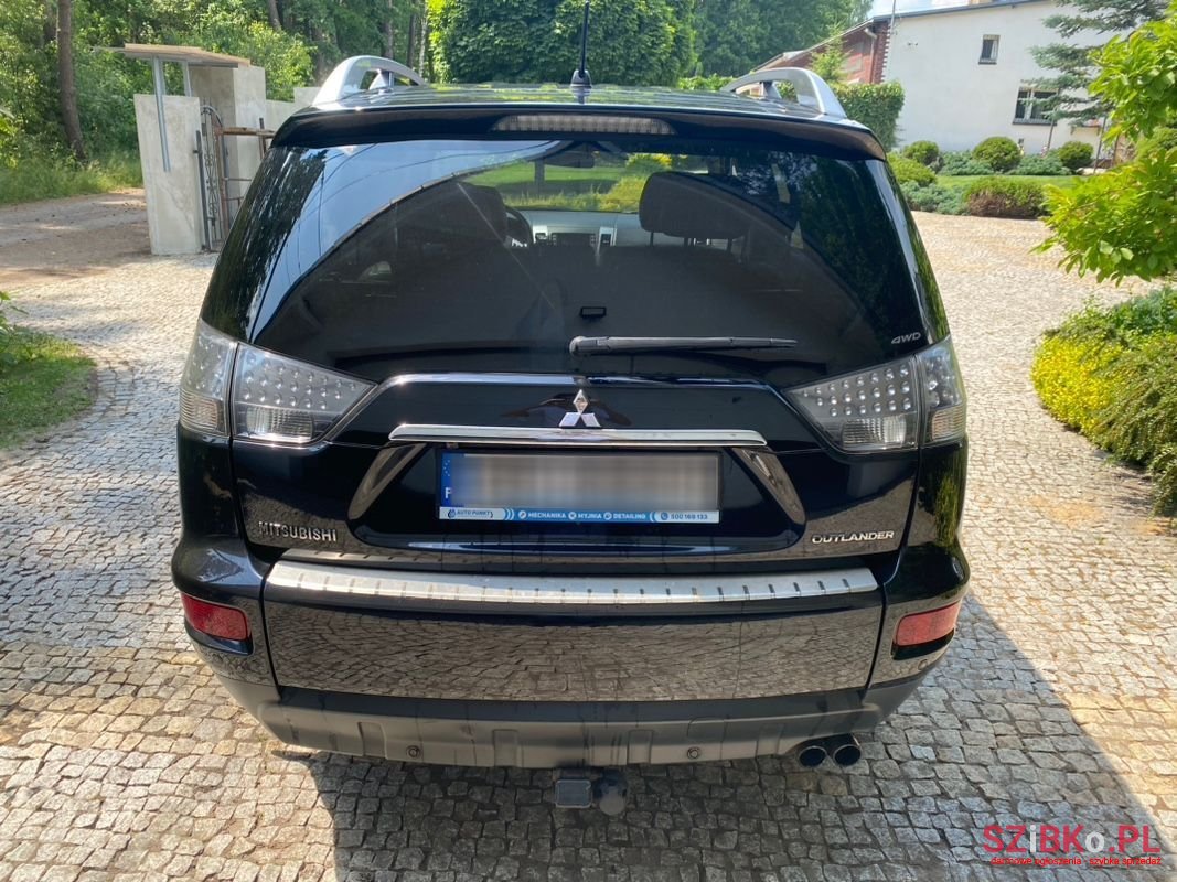 2010' Mitsubishi Outlander photo #5