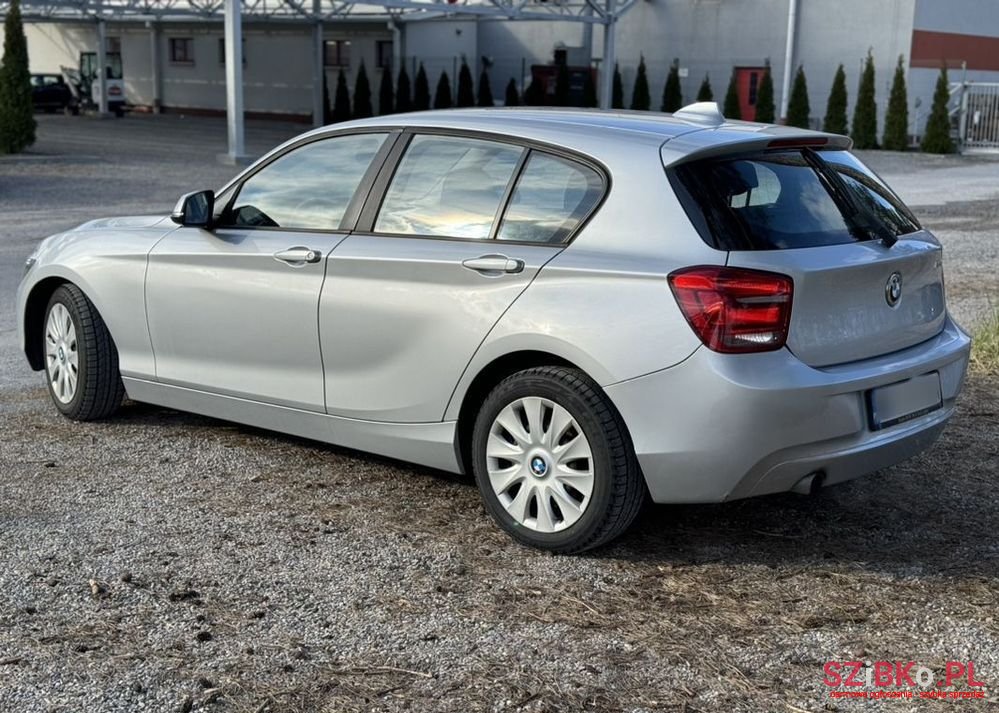 2012' BMW 1 Series 116I photo #5