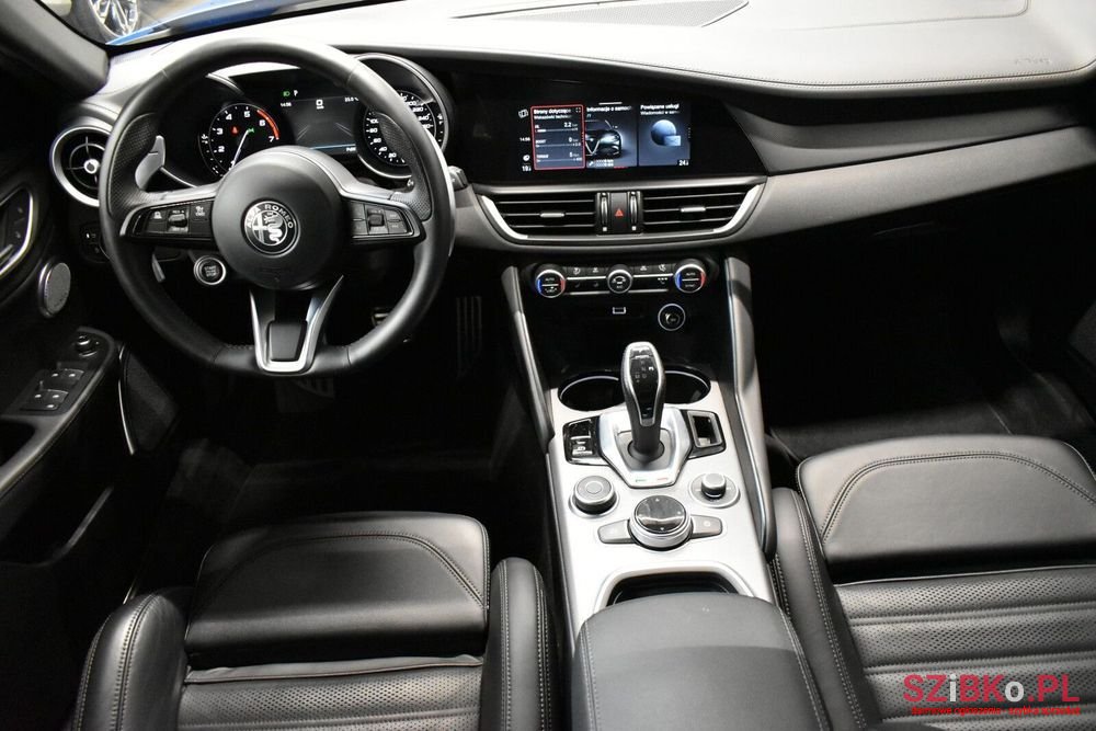 2021' Alfa Romeo Giulia photo #5