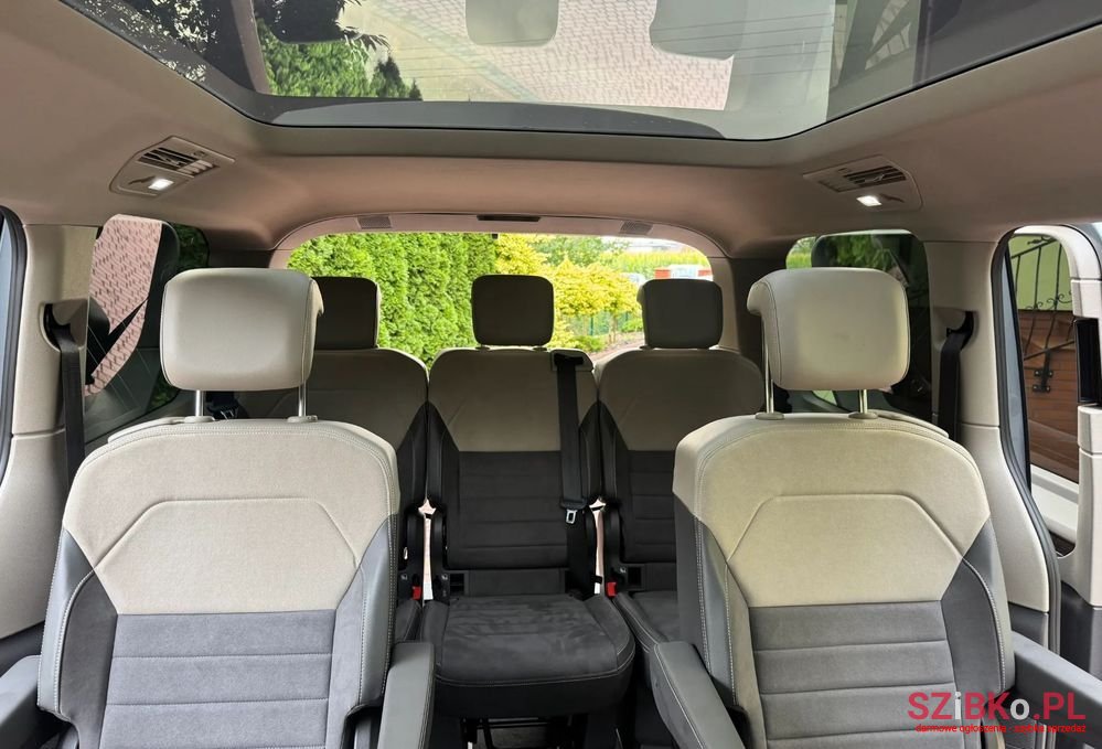 2023' Volkswagen Multivan 2.0 Tdi L2 Style Dsg photo #4