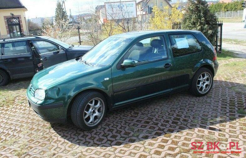 2003' Volkswagen Golf photo #1