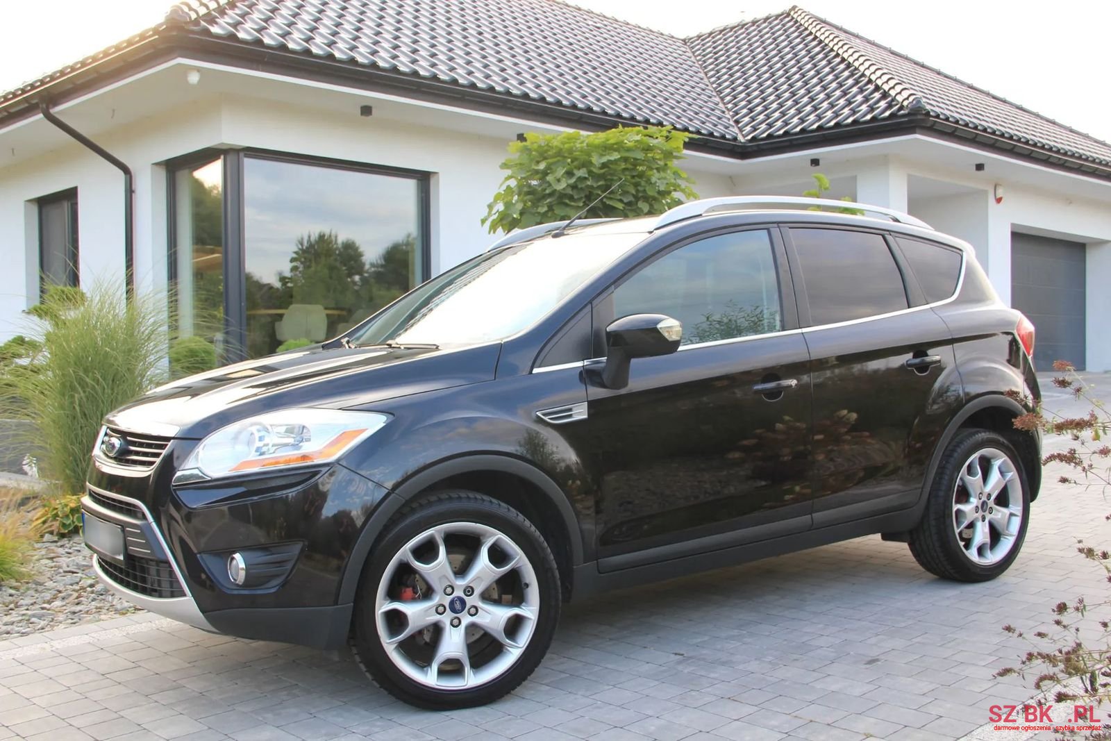 2010' Ford Kuga photo #3