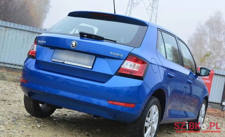 2019' Skoda Fabia 1.0 Tsi Ambition photo #4