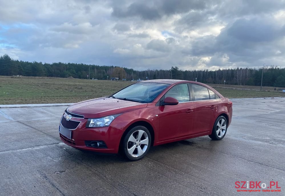 2011' Chevrolet Cruze photo #5