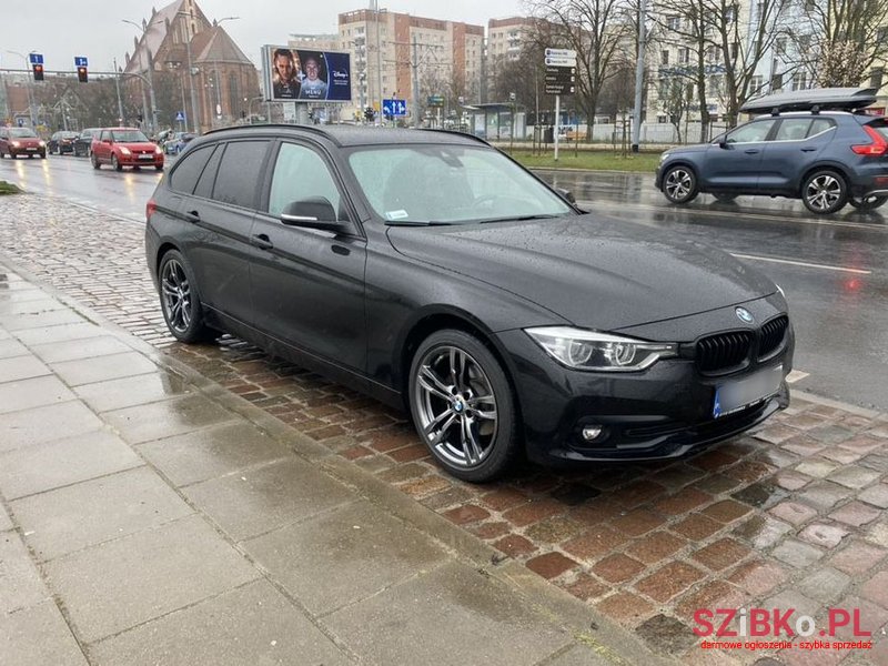 2018' BMW 3 Series 318D photo #2