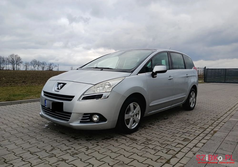 2009' Peugeot 5008 photo #2