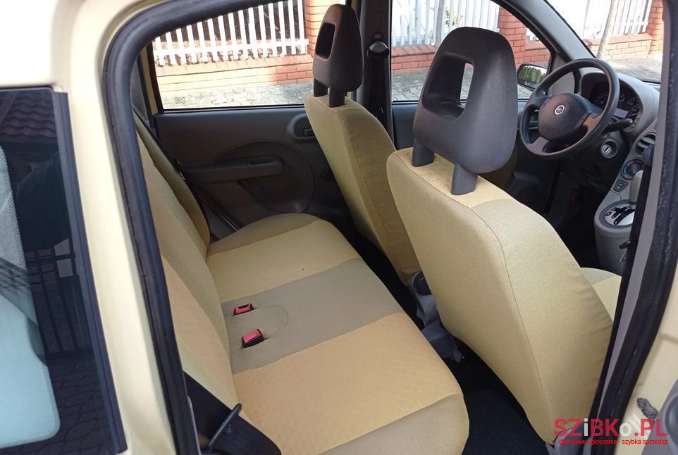 2005' Fiat Panda photo #5