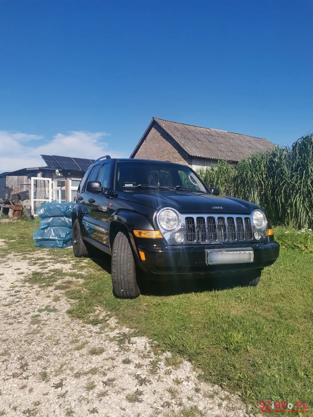 2005' Jeep Cherokee photo #4