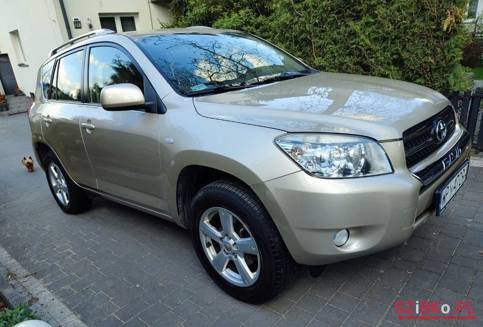 2007' Toyota RAV4 photo #1