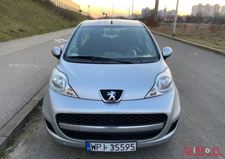 2011' Peugeot 107 photo #2