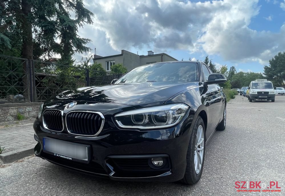 2019' BMW 1 Series 118I Advantage photo #2