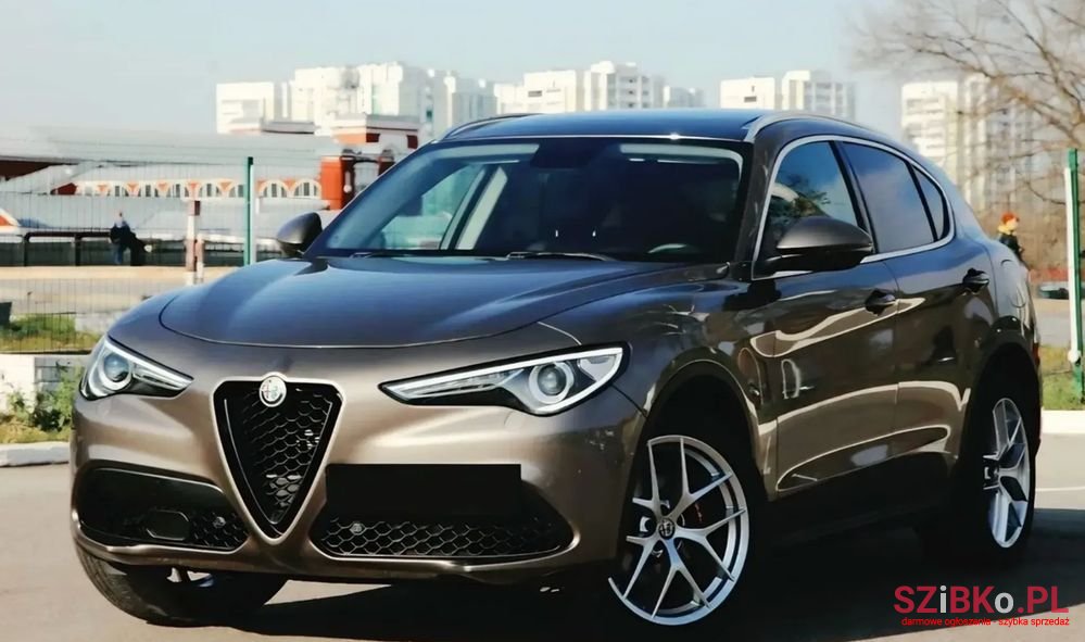 2020' Alfa Romeo Stelvio photo #1
