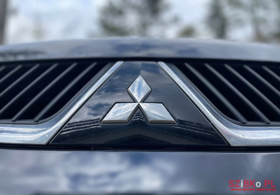 2008' Mitsubishi Outlander photo #2