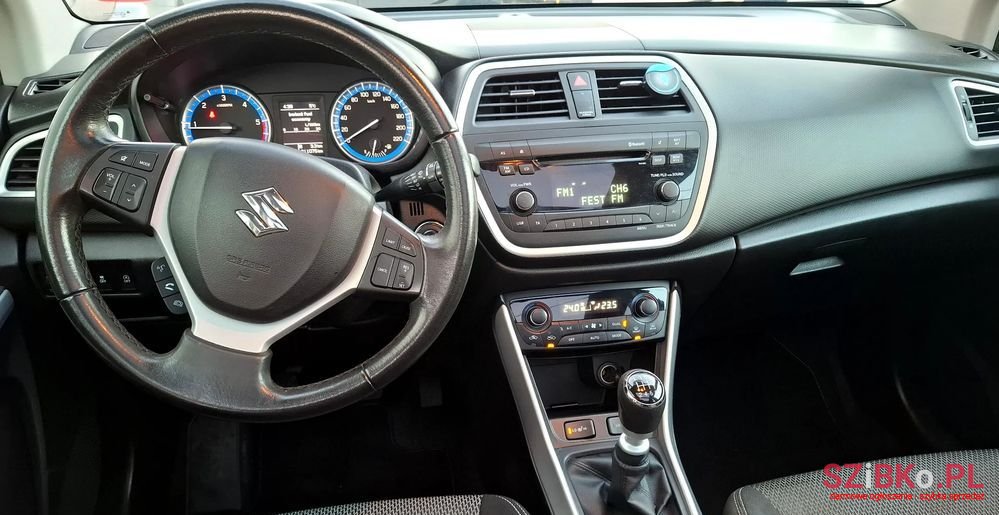 2013' Suzuki SX4 S-Cross photo #6