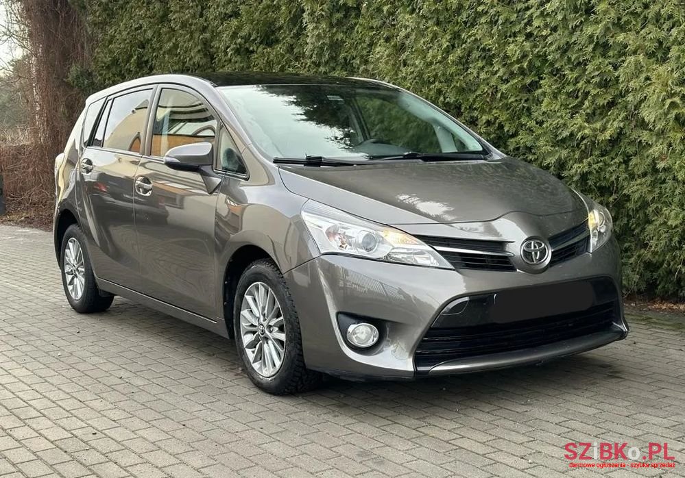 2016' Toyota Verso photo #5