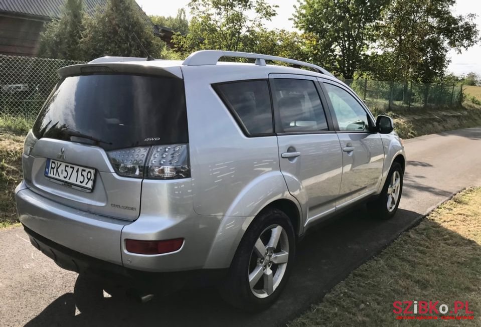 2007' Mitsubishi Outlander photo #3