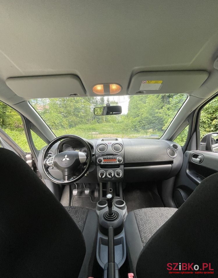 2011' Mitsubishi Colt photo #3