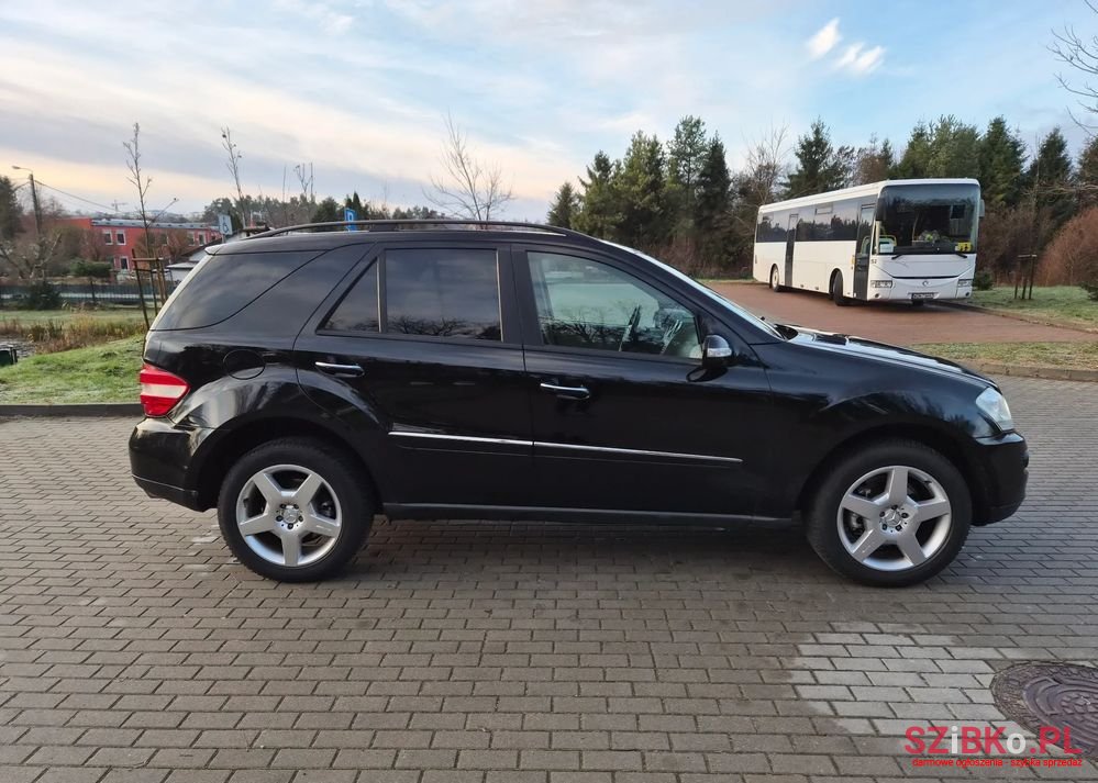 2005' Mercedes-Benz Ml photo #6