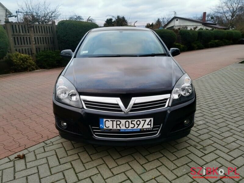 2008' Opel Astra photo #2