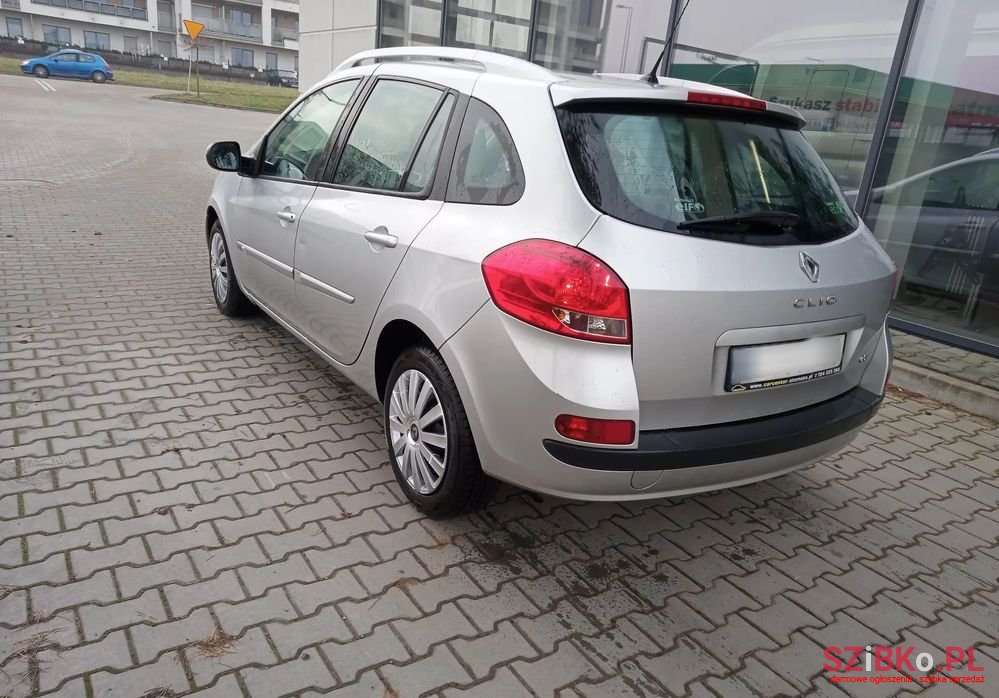 2012' Renault Clio photo #6