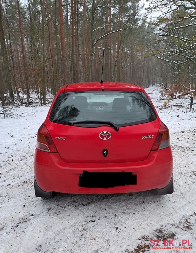 2009' Toyota Yaris 1.33 Luna photo #2