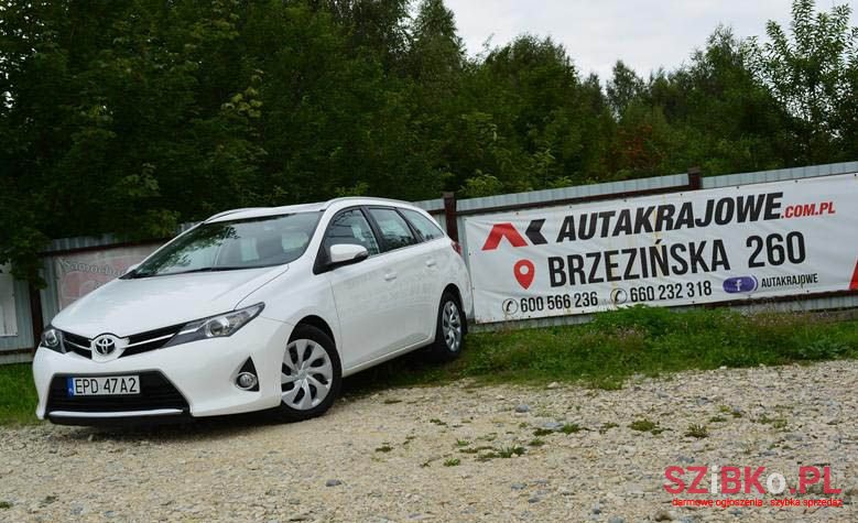 2014' Toyota Auris photo #1